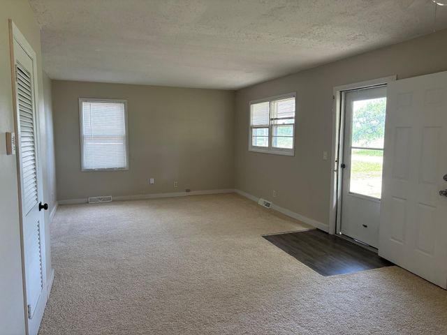 5239 S SPRUCE, Wichita, KS 67216
