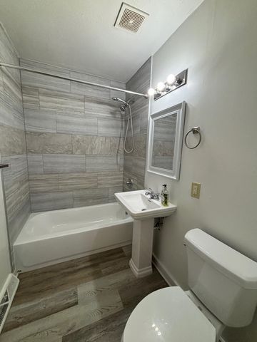 5239 S SPRUCE, Wichita, KS 67216