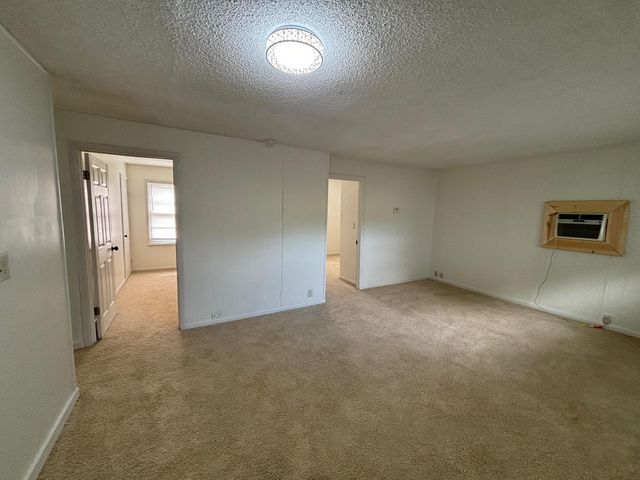 5239 S SPRUCE, Wichita, KS 67216