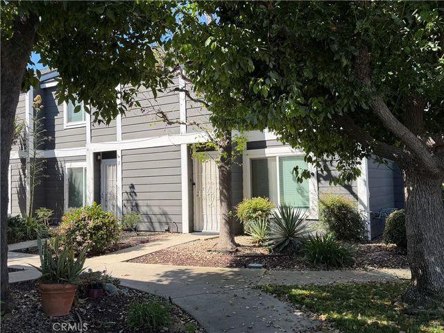 824 N Pasadena Avenue 11, Azusa, CA 91702