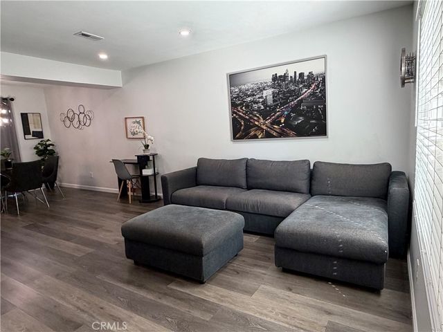 824 N Pasadena Avenue 11, Azusa, CA 91702