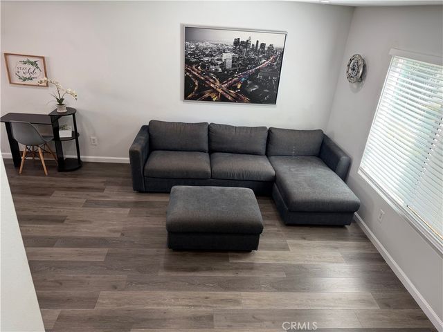 824 N Pasadena Avenue 11, Azusa, CA 91702