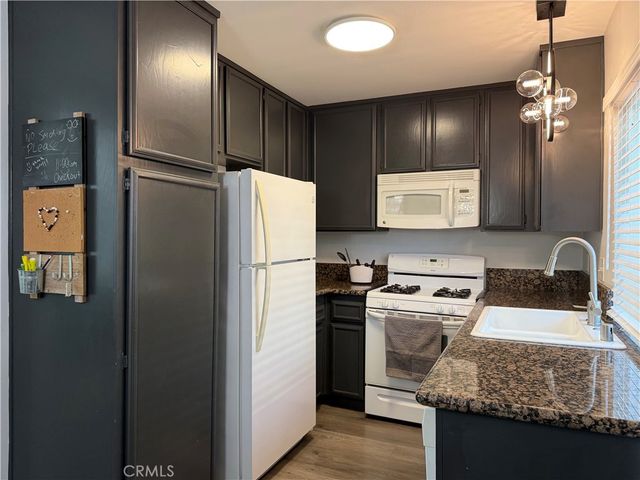 824 N Pasadena Avenue 11, Azusa, CA 91702