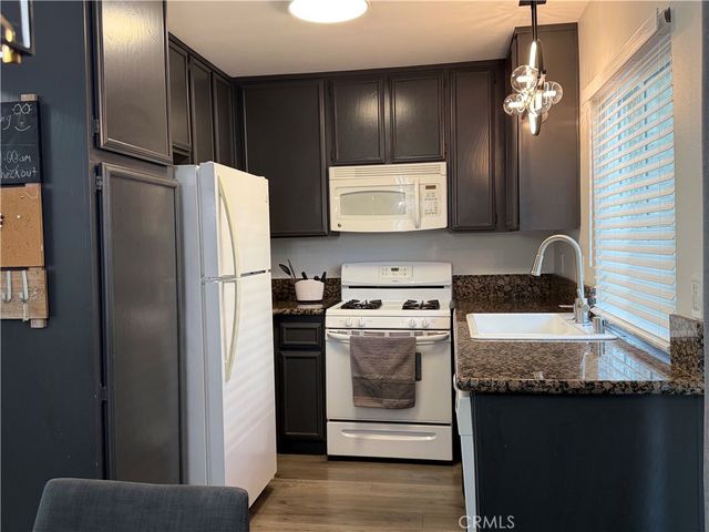 824 N Pasadena Avenue 11, Azusa, CA 91702