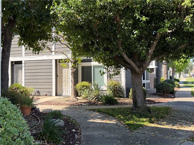 824 N Pasadena Avenue 11, Azusa, CA 91702