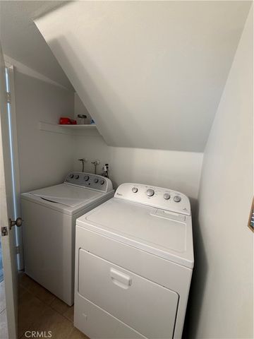 824 N Pasadena Avenue 11, Azusa, CA 91702