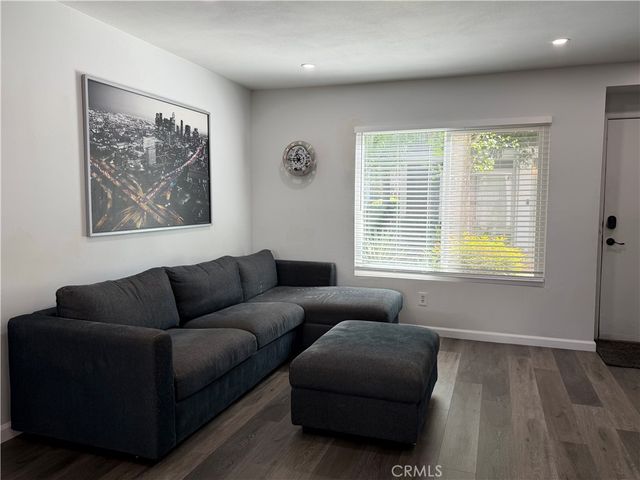 824 N Pasadena Avenue 11, Azusa, CA 91702