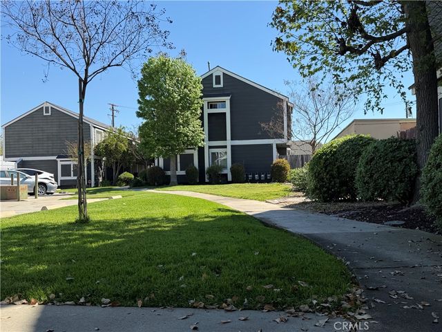 824 N Pasadena Avenue 11, Azusa, CA 91702