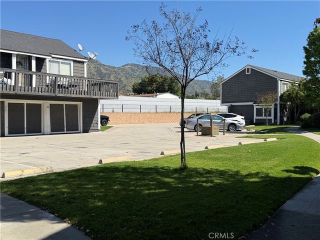 824 N Pasadena Avenue 11, Azusa, CA 91702