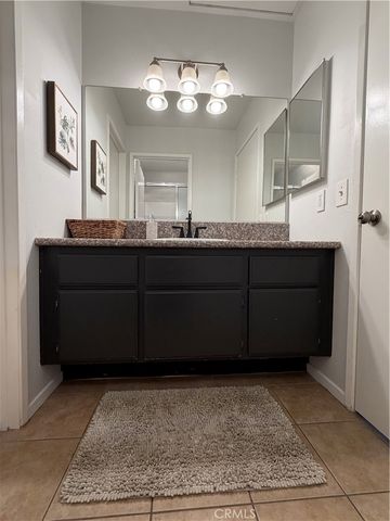 824 N Pasadena Avenue 11, Azusa, CA 91702