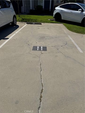 824 N Pasadena Avenue 11, Azusa, CA 91702