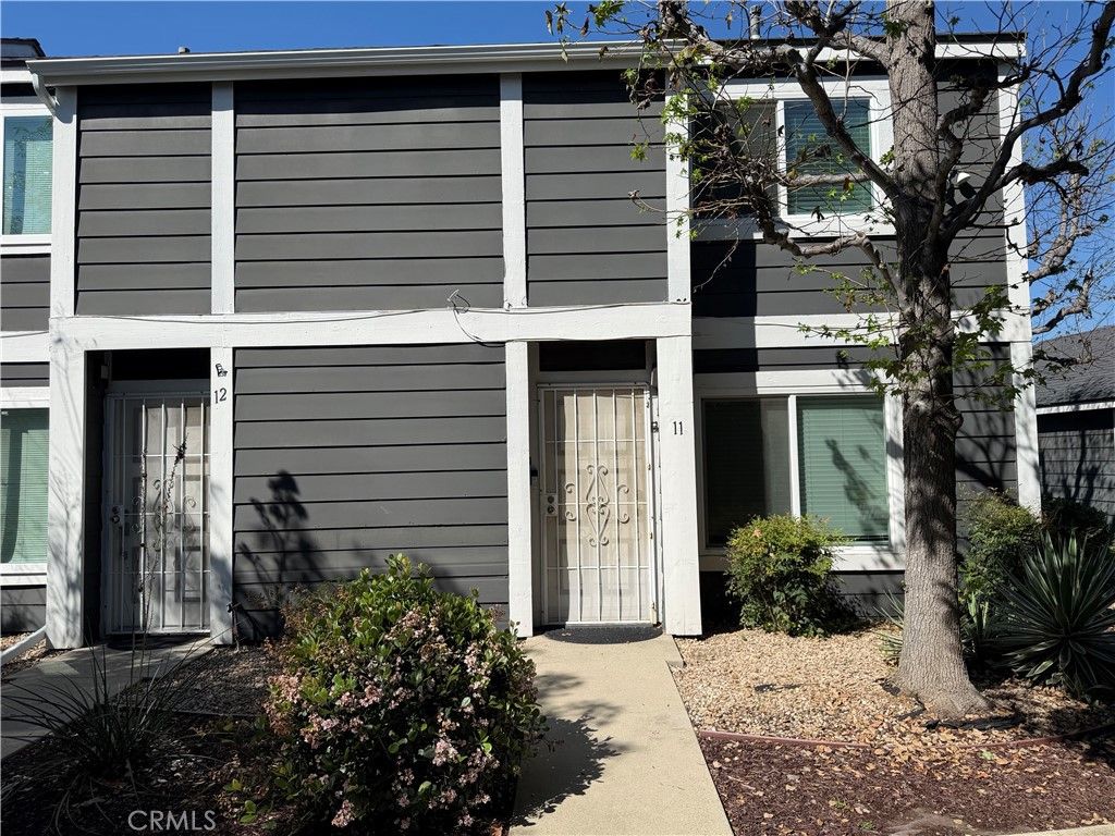 824 N Pasadena Avenue 11, Azusa, CA 91702