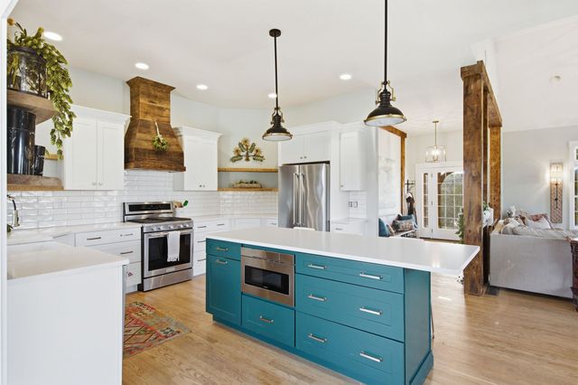 41 Cooper Lane, Lyndeborough, NH 03082