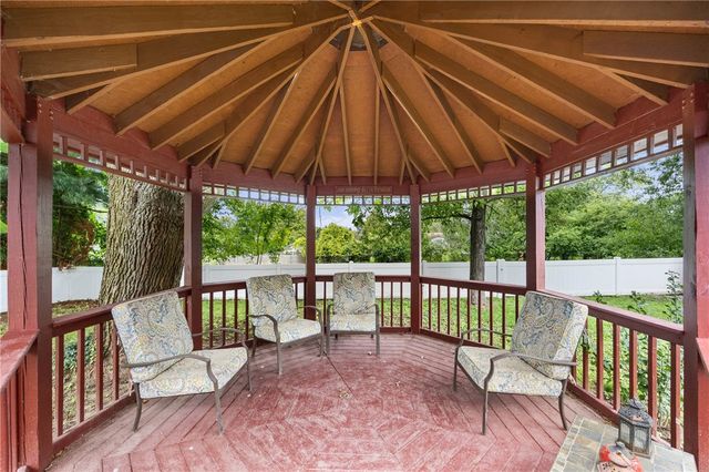 37 Green Acorn Lane, Henrietta, NY 14467
