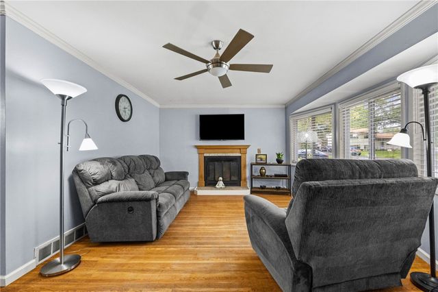 37 Green Acorn Lane, Henrietta, NY 14467