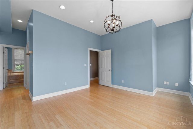 902 Monastery Street, Cincinnati, OH 45202