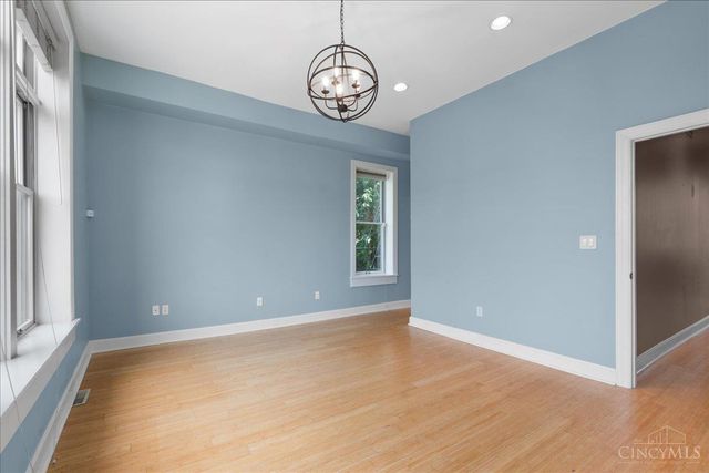 902 Monastery Street, Cincinnati, OH 45202