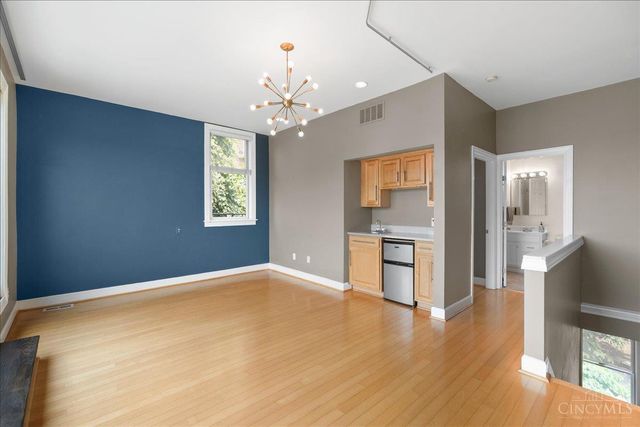 902 Monastery Street, Cincinnati, OH 45202