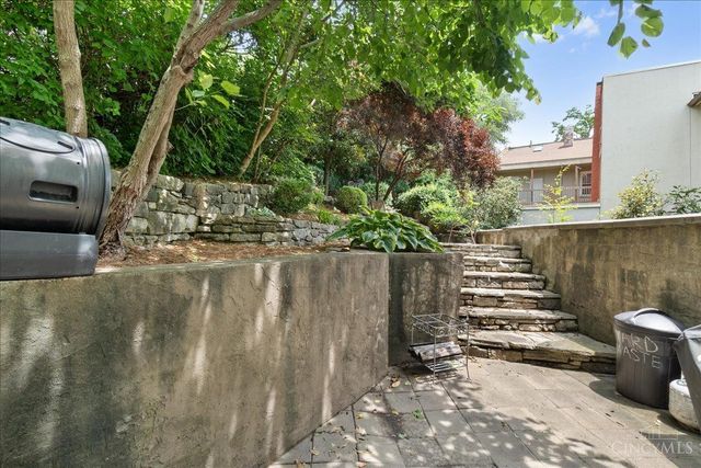 902 Monastery Street, Cincinnati, OH 45202