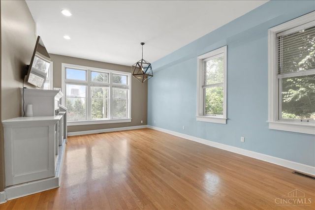 902 Monastery Street, Cincinnati, OH 45202