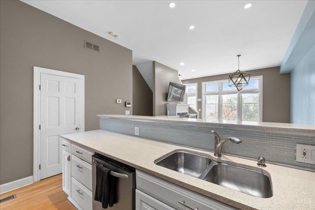 902 Monastery Street, Cincinnati, OH 45202