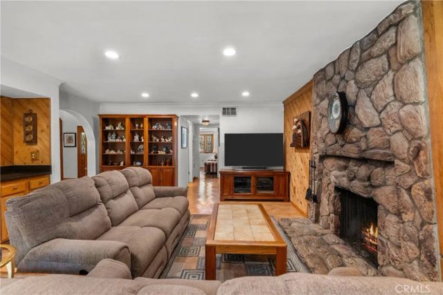 20619 Horace Street, Chatsworth, CA 91311