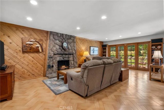 20619 Horace Street, Chatsworth, CA 91311