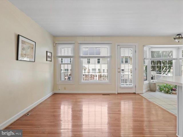 7441 HEATHERFIELD LN, Alexandria, VA 22315