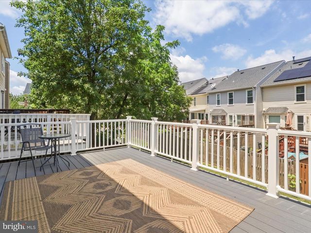 7441 HEATHERFIELD LN, Alexandria, VA 22315