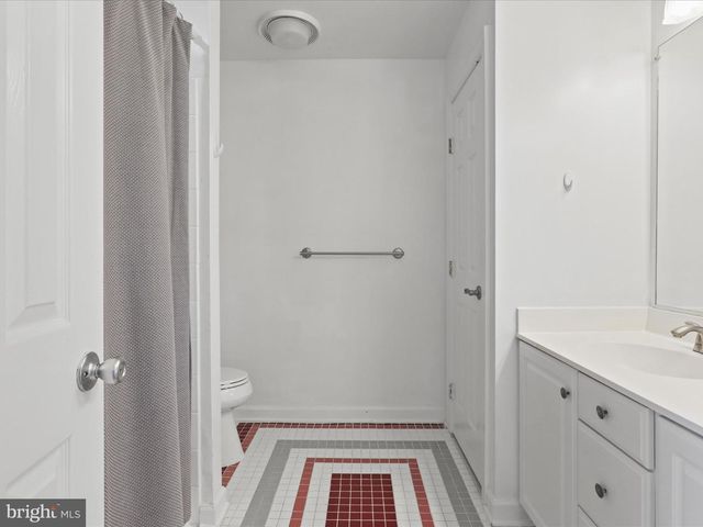 7441 HEATHERFIELD LN, Alexandria, VA 22315