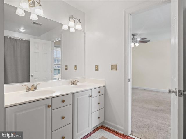 7441 HEATHERFIELD LN, Alexandria, VA 22315