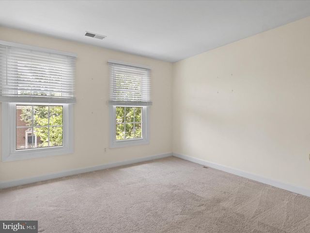 7441 HEATHERFIELD LN, Alexandria, VA 22315