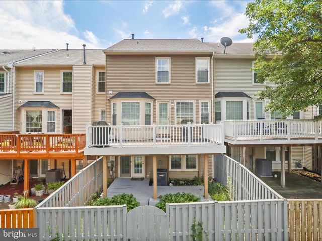 7441 HEATHERFIELD LN, Alexandria, VA 22315
