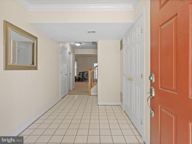7441 HEATHERFIELD LN, Alexandria, VA 22315