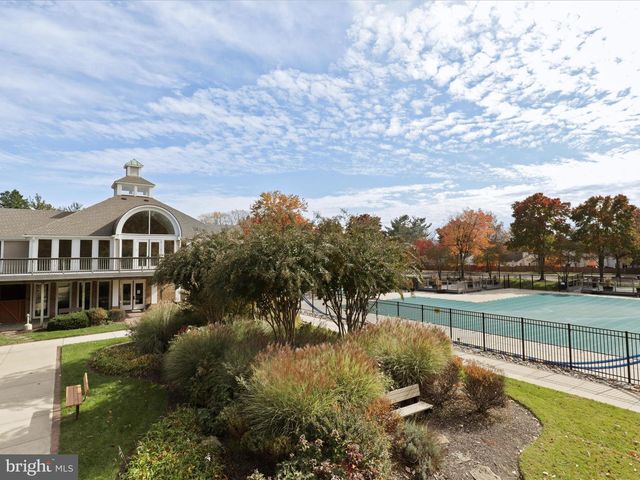 7441 HEATHERFIELD LN, Alexandria, VA 22315