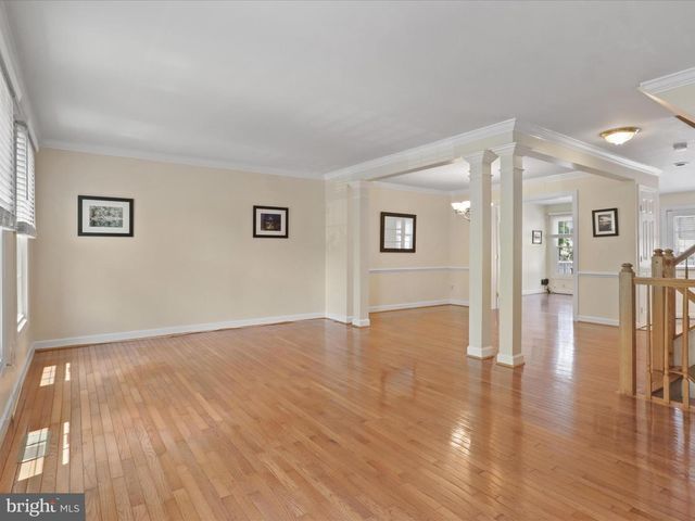 7441 HEATHERFIELD LN, Alexandria, VA 22315