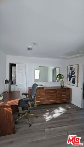 2041 Linnington Avenue, Los Angeles, CA 90025