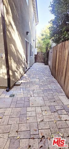 2041 Linnington Avenue, Los Angeles, CA 90025