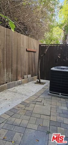 2041 Linnington Avenue, Los Angeles, CA 90025