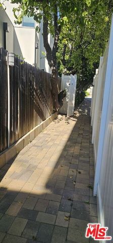 2041 Linnington Avenue, Los Angeles, CA 90025