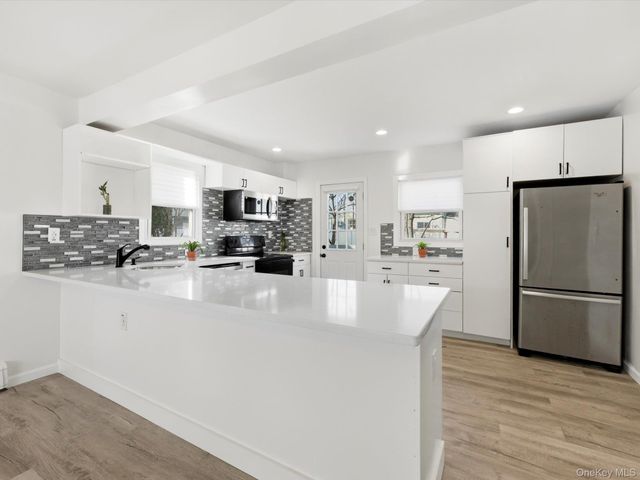 2409 Lindy Road, Westbury, NY 11590