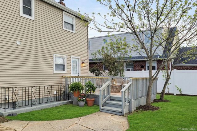 2409 Lindy Road, Westbury, NY 11590