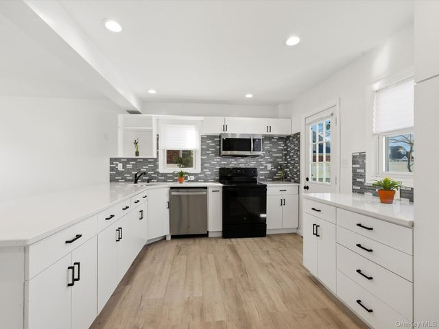 2409 Lindy Road, Westbury, NY 11590