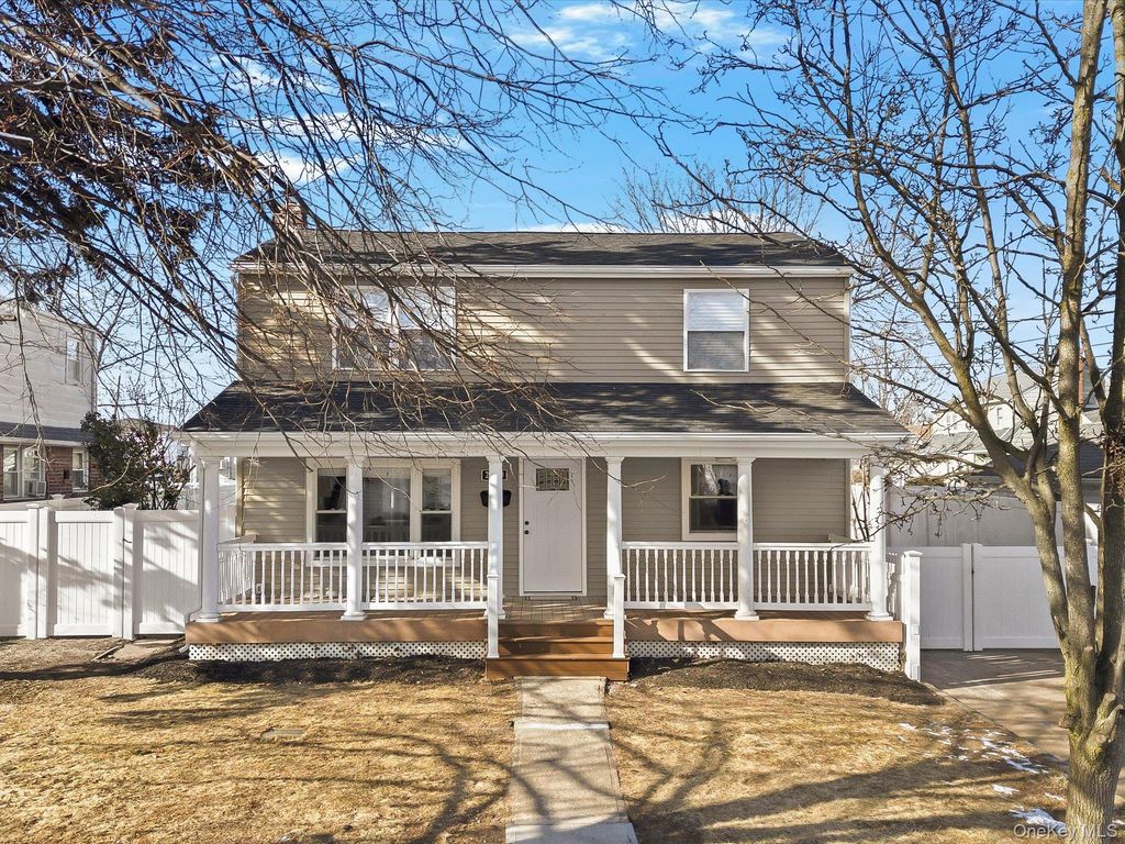 2409 Lindy Road, Westbury, NY 11590