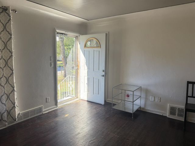 1860 Ray Street, Muskegon, MI 49442