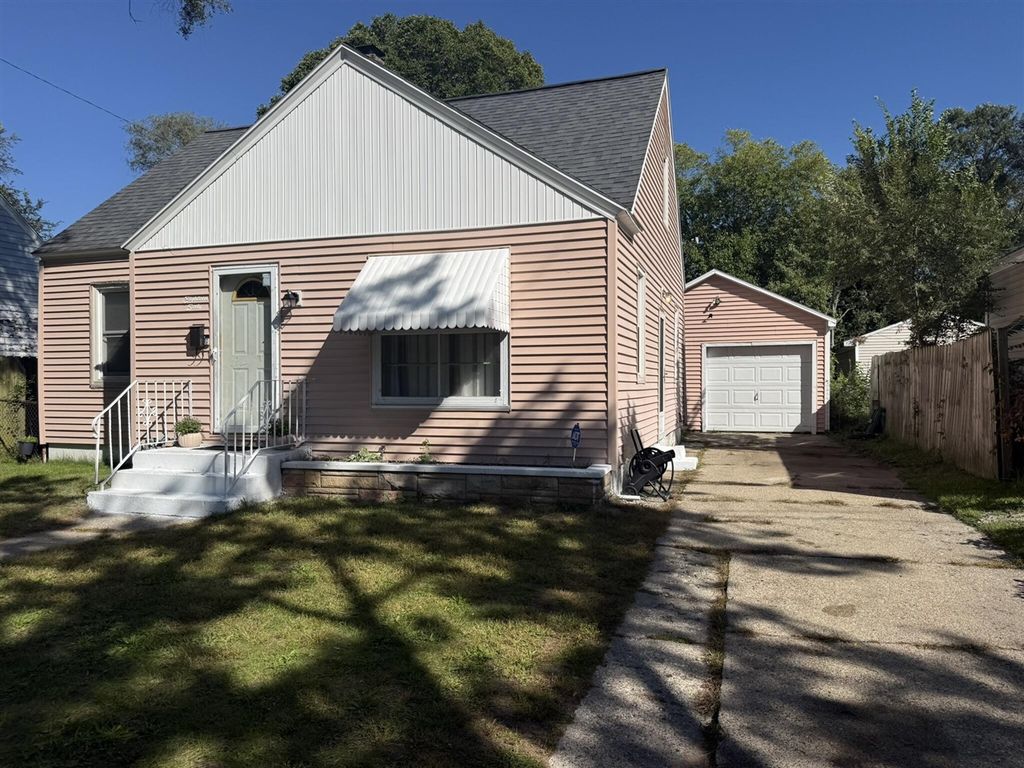 1860 Ray Street, Muskegon, MI 49442