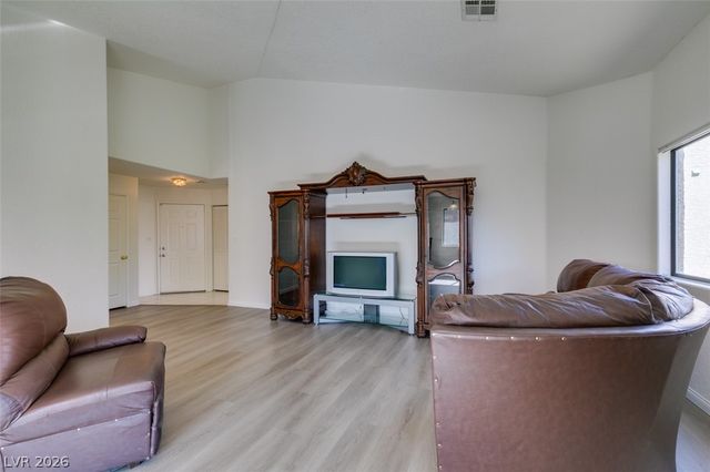 5054 South Rainbow Boulevard 202, Las Vegas, NV 89118