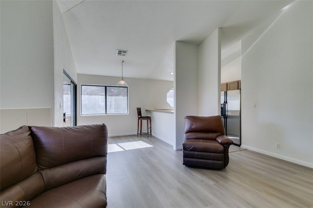 5054 South Rainbow Boulevard 202, Las Vegas, NV 89118