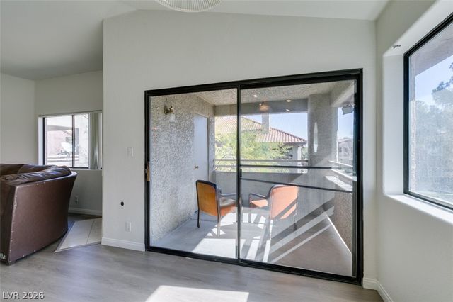 5054 South Rainbow Boulevard 202, Las Vegas, NV 89118