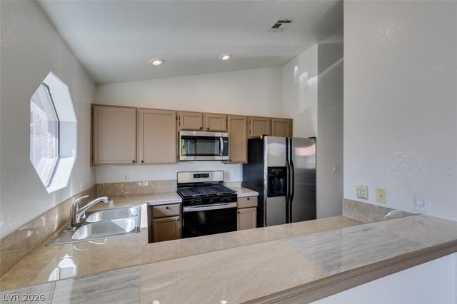 5054 South Rainbow Boulevard 202, Las Vegas, NV 89118